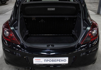 Подержанный автомобиль Opel Corsa 2011 года (10 фото)