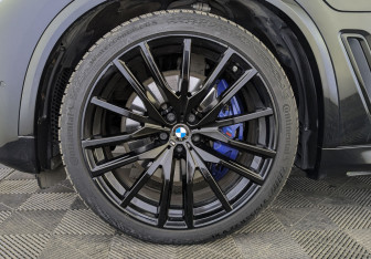 Подержанный автомобиль BMW X5 2020 года (12 фото)