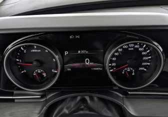 Подержанный автомобиль Kia Carnival 2021 года (13 фото)