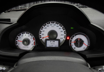 Подержанный автомобиль Honda Pilot 2013 года (15 фото)