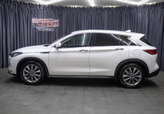 Подержанный автомобиль Infiniti QX50 2019 года (8 фото)