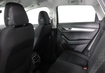 Подержанный автомобиль Skoda Karoq 2020 года (12 фото)