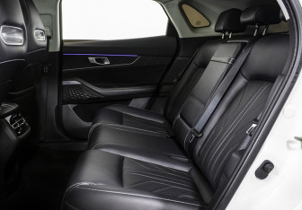 Подержанный автомобиль Changan UNI-K 2023 года (14 фото)