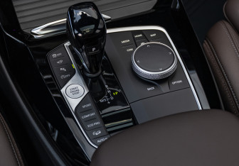 Подержанный автомобиль BMW X3 2024 года (20 фото)