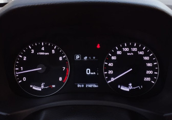 Подержанный автомобиль Hyundai Creta 2017 года (13 фото)