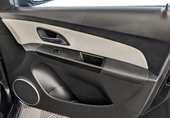 Подержанный автомобиль Chevrolet Cruze Sedan 2014 года (25 фото)