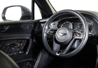 Подержанный автомобиль Bentley Bentayga 2016 года (17 фото)