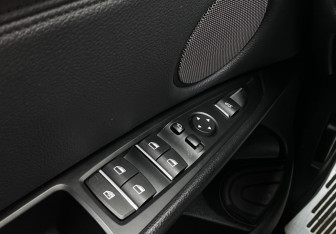 Подержанный автомобиль BMW X6 2016 года (27 фото)