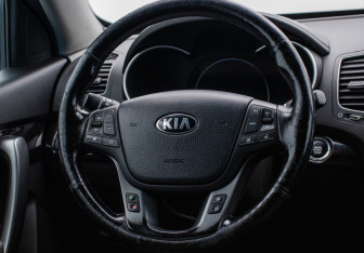 Подержанный автомобиль Kia Sorento 2013 года (15 фото)
