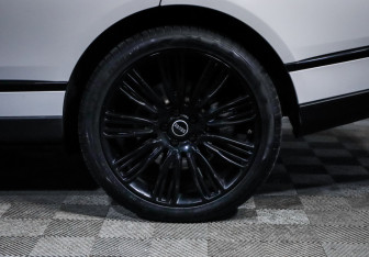 Подержанный автомобиль Land Rover Range Rover 2019 года (14 фото)