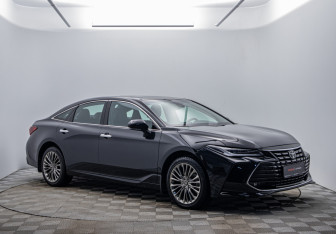 Подержанный автомобиль Toyota Avalon 2023 года (3 фото)
