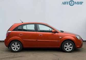 Подержанный автомобиль Kia Rio Hatchback 2010 года (4 фото)