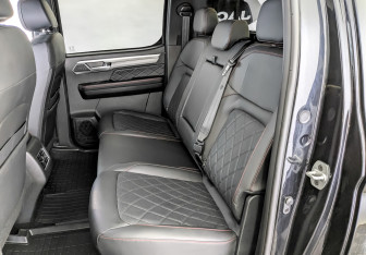 Подержанный автомобиль JAC T9 2024 года (12 фото)