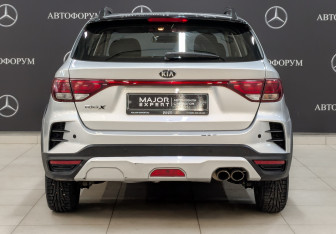 Подержанный автомобиль Kia Rio Hatchback 2021 года (6 фото)