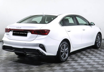 Подержанный автомобиль Kia Cerato Sedan 2021 года (3 фото)