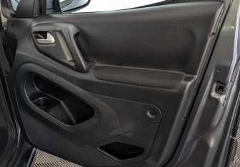 Подержанный автомобиль Citroen Berlingo 2021 года (25 фото)