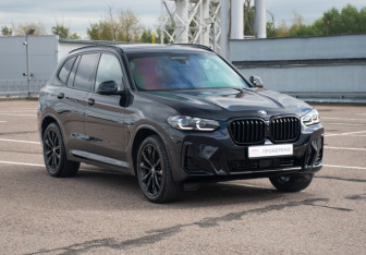 Подержанный автомобиль BMW X3 2022 года (4 фото)