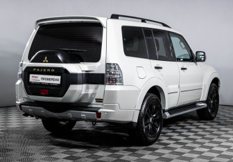Подержанный автомобиль Mitsubishi Pajero 2019 года (5 фото)