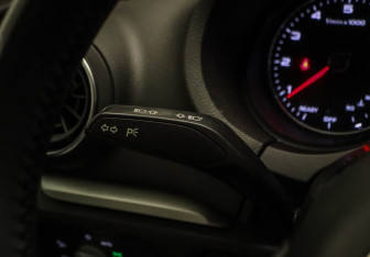 Подержанный автомобиль Audi A3 Sedan 2017 года (13 фото)