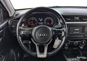 Подержанный автомобиль Kia Rio Hatchback 2021 года (21 фото)