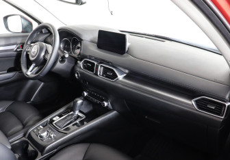 Подержанный автомобиль Mazda CX-5 2020 года (10 фото)