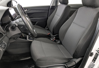 Подержанный автомобиль Hyundai Solaris Sedan 2021 года (20 фото)