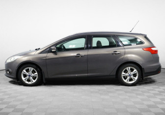 Подержанный автомобиль Ford Focus Wagon 2013 года (3 фото)