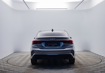 Подержанный автомобиль Kia Cerato Sedan 2021 года (6 фото)