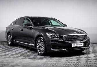 Подержанный автомобиль Kia K900 2019 года (3 фото)