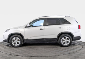 Подержанный автомобиль Kia Sorento 2019 года (8 фото)