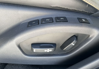 Подержанный автомобиль Volvo S60 2012 года (17 фото)