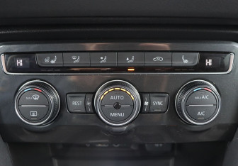 Подержанный автомобиль Volkswagen Tiguan 2019 года (20 фото)