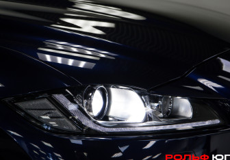 Подержанный автомобиль Jaguar F-Pace 2017 года (23 фото)