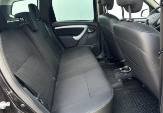Подержанный автомобиль Nissan Terrano 2015 года (14 фото)