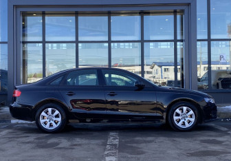 Подержанный автомобиль Audi A4 Sedan 2010 года (4 фото)