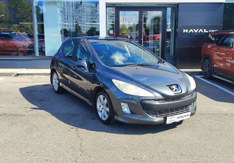 Подержанный автомобиль Peugeot 308 Hatchback 2009 года (3 фото)