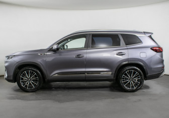 Подержанный автомобиль Chery Tiggo 8 Pro 2023 года (8 фото)