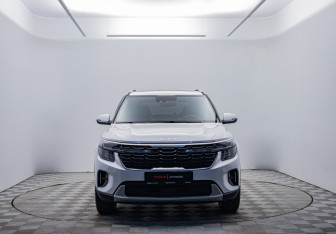 Подержанный автомобиль Kia Seltos 2024 года (2 фото)