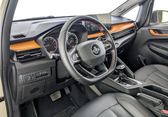 Подержанный автомобиль LIVAN X3Pro 2023 года (16 фото)