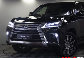 Подержанный автомобиль Lexus LX 2017 года (31 фото)
