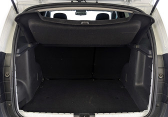 Подержанный автомобиль Renault Duster 2020 года (10 фото)