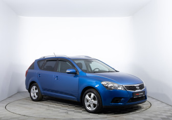 Подержанный автомобиль Kia Ceed Wagon 2011 года (3 фото)