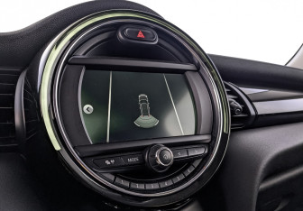 Подержанный автомобиль MINI Hatch 2020 года (27 фото)