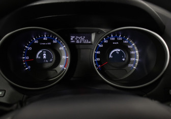 Подержанный автомобиль Hyundai ix35 2011 года (12 фото)