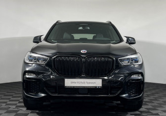 Подержанный автомобиль BMW X5 2021 года (3 фото)