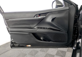 Подержанный автомобиль Toyota Camry Sedan 2021 года (19 фото)