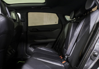 Подержанный автомобиль Changan UNI-V 2023 года (13 фото)
