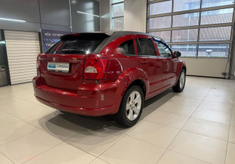 Подержанный автомобиль Dodge Caliber 2010 года (4 фото)