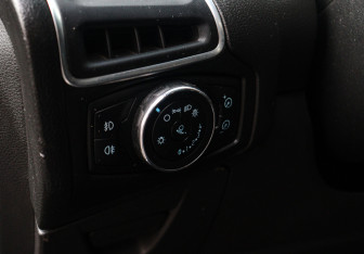 Подержанный автомобиль Ford Focus Sedan 2011 года (14 фото)