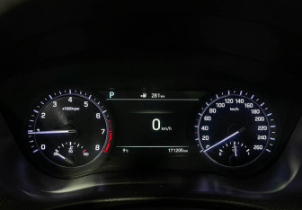 Подержанный автомобиль Genesis G80 2017 года (11 фото)